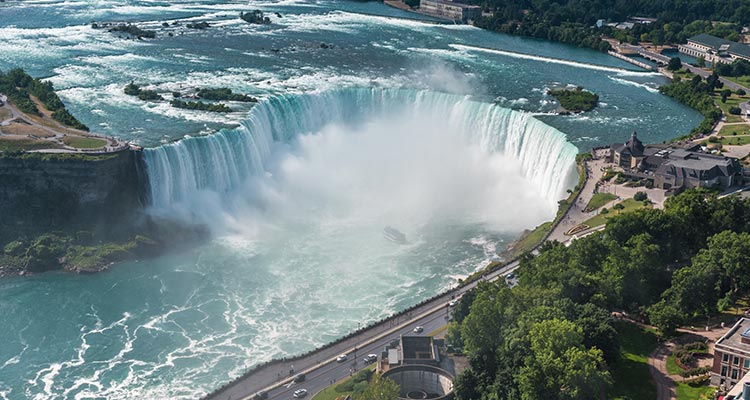 Have a Niagara Falls, Toronto Limo Tour